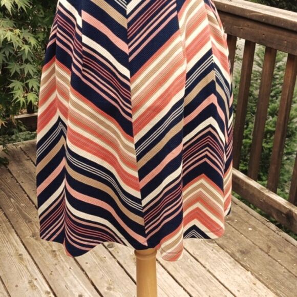 En Focus Studio  Bold Striped Dress - Picture 7 of 10